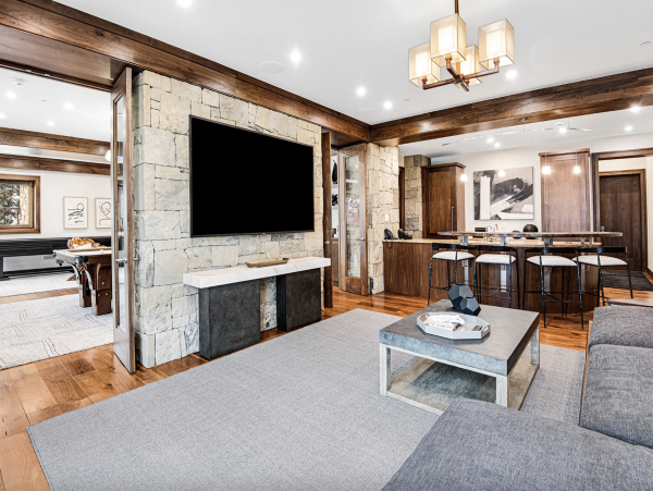 Ski In Ski Out Vail 8 Bedroom Luxury Vacation Home Sleeps 18